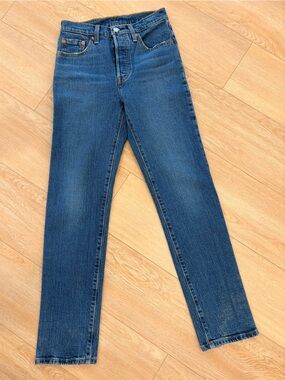 Levi's Women's 501 original Jeans in Medium Blue Wash